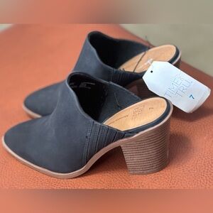 Time and Tru brand. Chunky heel.